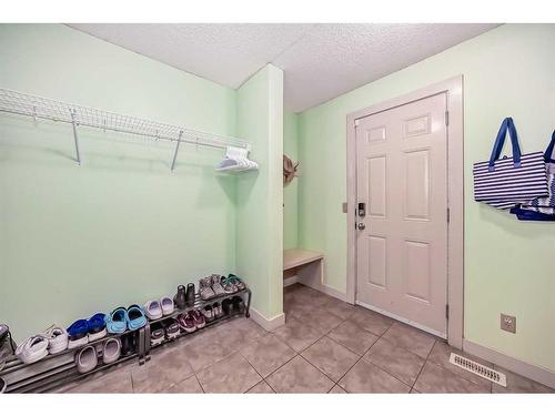 204 Silverado Boulevard Sw, Calgary, AB - Indoor