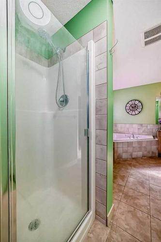 204 Silverado Boulevard Sw, Calgary, AB - Indoor Photo Showing Bathroom