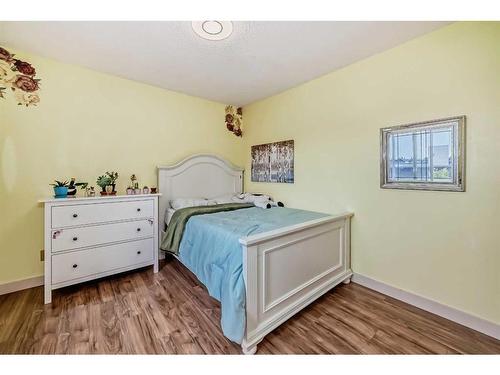 204 Silverado Boulevard Sw, Calgary, AB - Indoor Photo Showing Bedroom