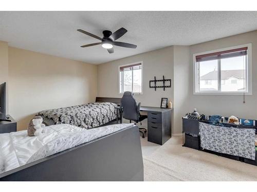 5 Douglas Glen Park Se, Calgary, AB - Indoor Photo Showing Bedroom