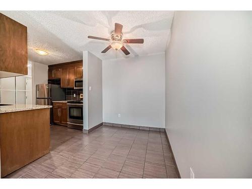 202-431 1 Avenue Ne, Calgary, AB - Indoor Photo Showing Kitchen