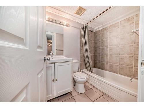 202-431 1 Avenue Ne, Calgary, AB - Indoor Photo Showing Bathroom