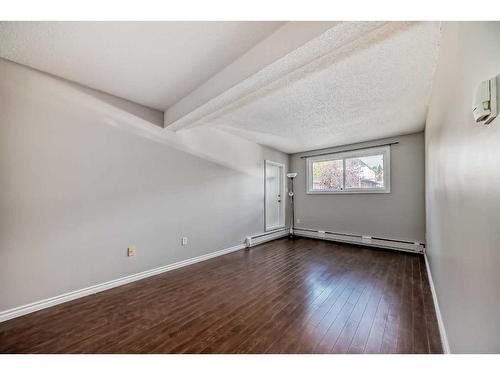 202-431 1 Avenue Ne, Calgary, AB - Indoor Photo Showing Other Room