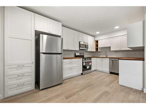 807-6223 31 Avenue Nw, Calgary, AB - Indoor Photo Showing Kitchen With Stainless Steel Kitchen