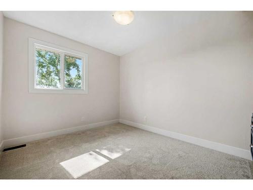 807-6223 31 Avenue Nw, Calgary, AB - Indoor Photo Showing Other Room