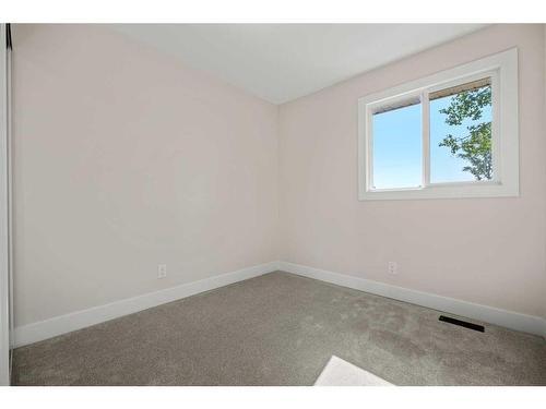 807-6223 31 Avenue Nw, Calgary, AB - Indoor Photo Showing Other Room