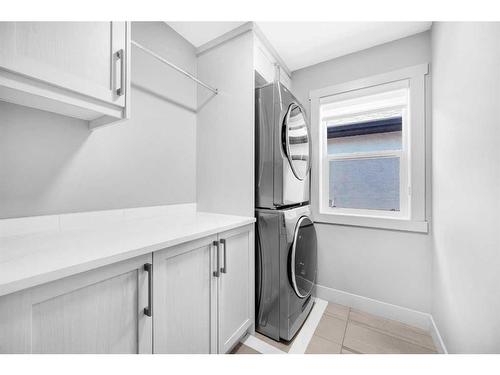 111 Legacy Landing Se, Calgary, AB - Indoor Photo Showing Laundry Room