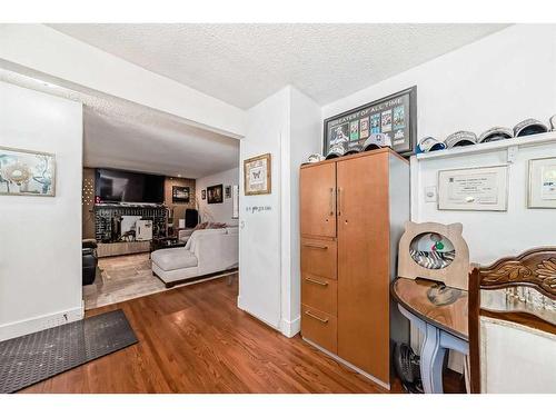 7039 22A Street Se, Calgary, AB - Indoor