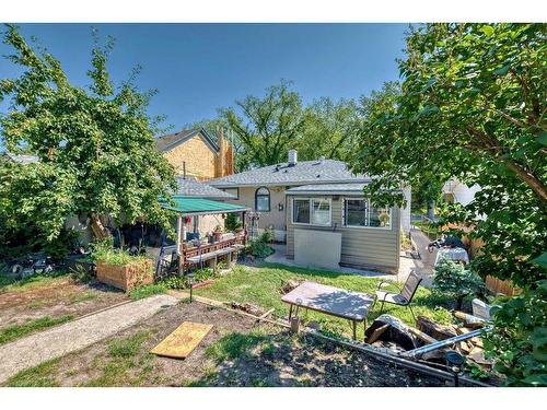 7039 22A Street Se, Calgary, AB - Outdoor