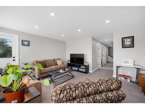 3-232 20 Avenue, Calgary, AB - Indoor Photo Showing Living Room