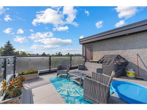 3-232 20 Avenue, Calgary, AB - Outdoor