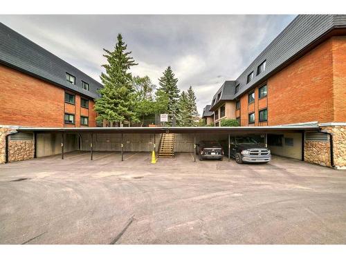 2109-4001B 49 Street Nw, Calgary, AB - Outdoor