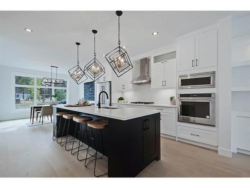 824 21 Avenue Nw, Calgary, AB - Indoor Photo Showing Kitchen With Upgraded Kitchen