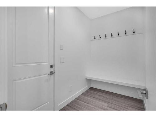 4524 84 Avenue Ne, Calgary, AB - Indoor Photo Showing Other Room