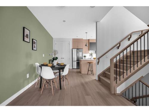 3-426 13 Avenue Ne, Calgary, AB - Indoor Photo Showing Dining Room