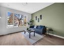 3-426 13 Avenue Ne, Calgary, AB  - Indoor Photo Showing Living Room 