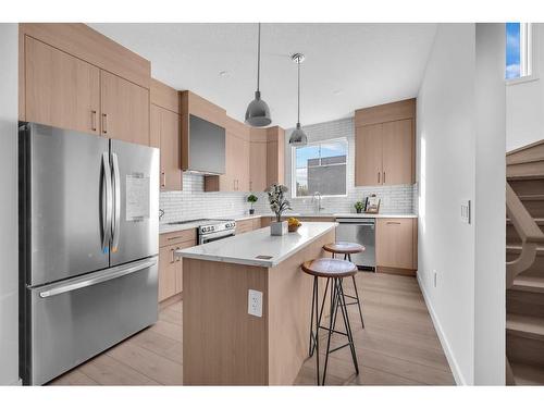 3-426 13 Avenue Ne, Calgary, AB - Indoor Photo Showing Kitchen With Upgraded Kitchen