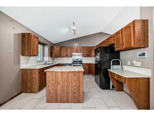 308 Macewan Valley Road Nw, Calgary, AB - Indoor Photo Showing Kitchen