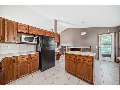 308 Macewan Valley Road Nw, Calgary, AB - Indoor Photo Showing Kitchen