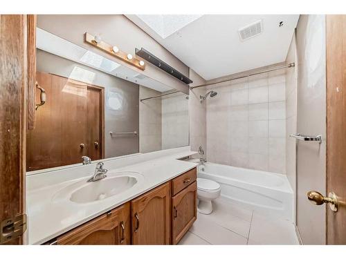 308 Macewan Valley Road Nw, Calgary, AB - Indoor Photo Showing Bathroom