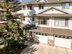 28 Country Hills Cove NW Calgary, AB T3K 5G8