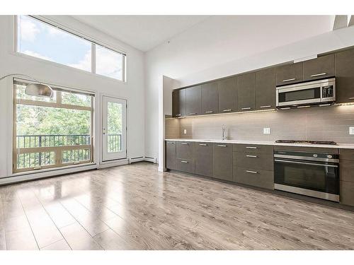 420-323 20Th Avenue, Calgary, AB - Indoor Photo Showing Kitchen With Upgraded Kitchen