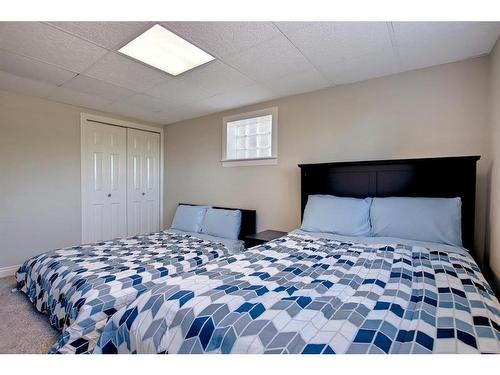 2003 62 Avenue Se, Calgary, AB - Indoor Photo Showing Bedroom