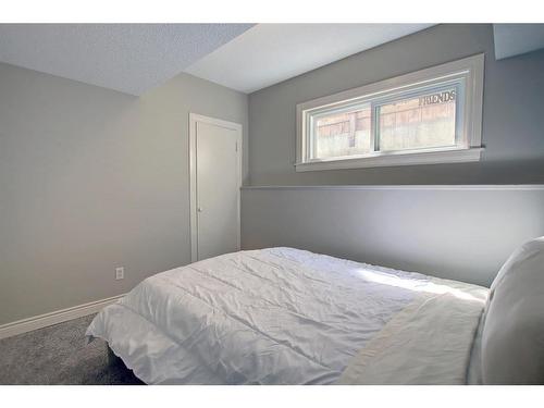 2003 62 Avenue Se, Calgary, AB - Indoor Photo Showing Bedroom