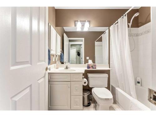 234 Mountain Park Drive Se, Calgary, AB - Indoor Photo Showing Bathroom