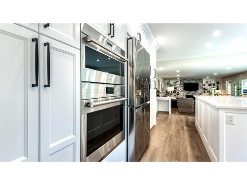 64 Willow Park Green Se, Calgary, AB - Indoor Photo Showing Kitchen