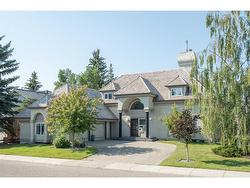 42 Woodhaven Crescent SW Calgary, AB T2W 5S3