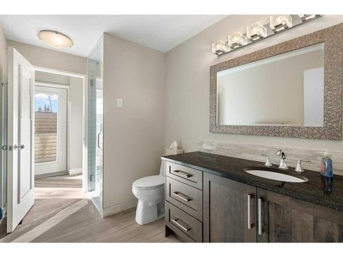 42 Woodhaven Crescent Sw, Calgary, AB - Indoor Photo Showing Bathroom