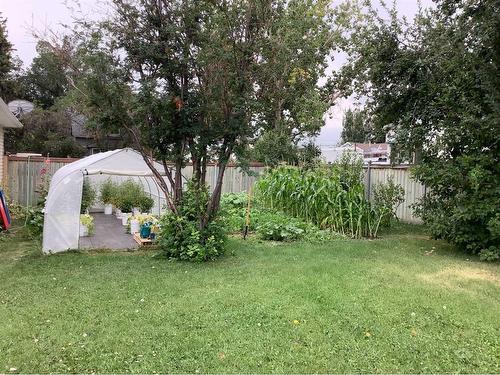 205 1 Street South, Lomond, AB - Outdoor