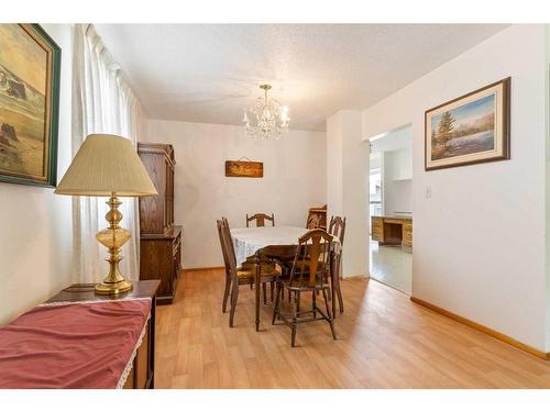 6232 Dalmarnock Crescent Nw, Calgary, AB - Indoor Photo Showing Dining Room