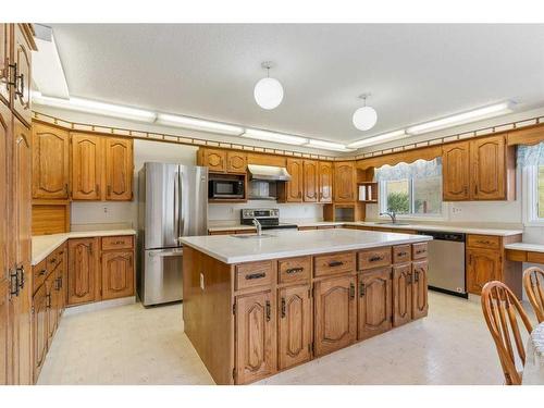 6232 Dalmarnock Crescent Nw, Calgary, AB - Indoor Photo Showing Kitchen