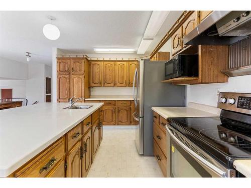 6232 Dalmarnock Crescent Nw, Calgary, AB - Indoor Photo Showing Kitchen