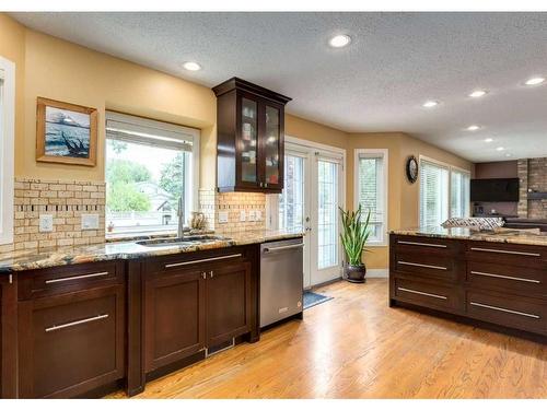 179 Scenic Park Crescent Nw, Calgary, AB - Indoor Photo Showing Kitchen With Upgraded Kitchen