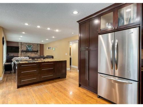 179 Scenic Park Crescent Nw, Calgary, AB - Indoor Photo Showing Kitchen