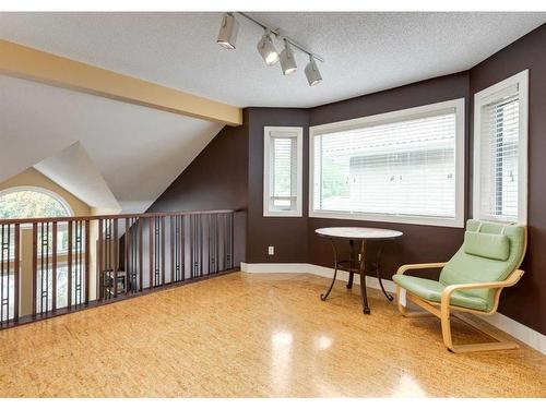 179 Scenic Park Crescent Nw, Calgary, AB - Indoor Photo Showing Other Room