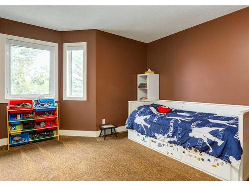 179 Scenic Park Crescent Nw, Calgary, AB - Indoor Photo Showing Bedroom