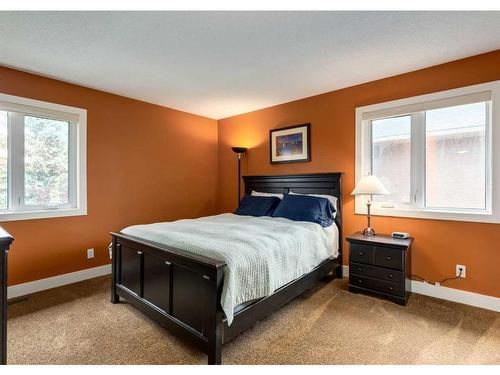 179 Scenic Park Crescent Nw, Calgary, AB - Indoor Photo Showing Bedroom