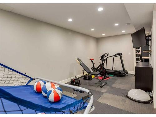 179 Scenic Park Crescent Nw, Calgary, AB - Indoor Photo Showing Gym Room