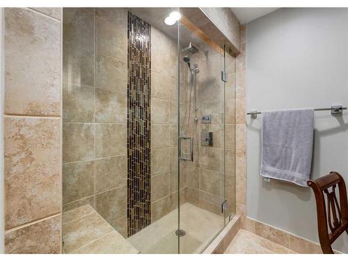 179 Scenic Park Crescent Nw, Calgary, AB - Indoor Photo Showing Bathroom