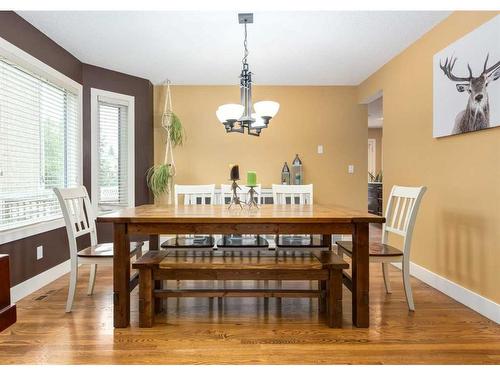 179 Scenic Park Crescent Nw, Calgary, AB - Indoor Photo Showing Dining Room