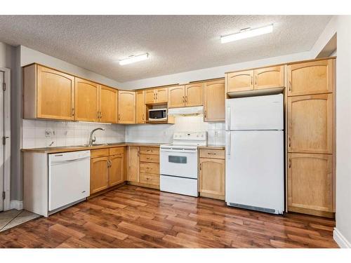 1-1815 26 Avenue Sw, Calgary, AB - Indoor Photo Showing Kitchen