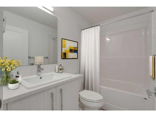 477 Dawson Circle, Chestermere, AB - Indoor Photo Showing Bathroom