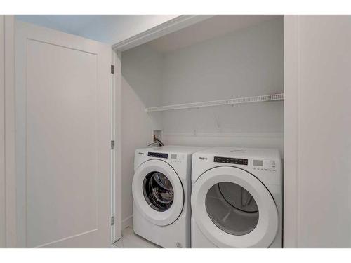 477 Dawson Circle, Chestermere, AB - Indoor Photo Showing Laundry Room