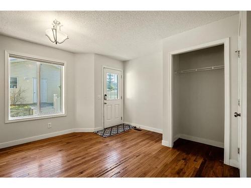 296 Mt Aberdeen Close Se, Calgary, AB - Indoor Photo Showing Other Room