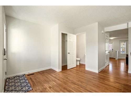 296 Mt Aberdeen Close Se, Calgary, AB - Indoor Photo Showing Other Room