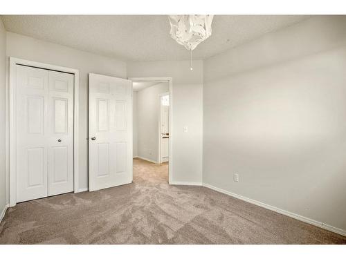 296 Mt Aberdeen Close Se, Calgary, AB - Indoor Photo Showing Other Room